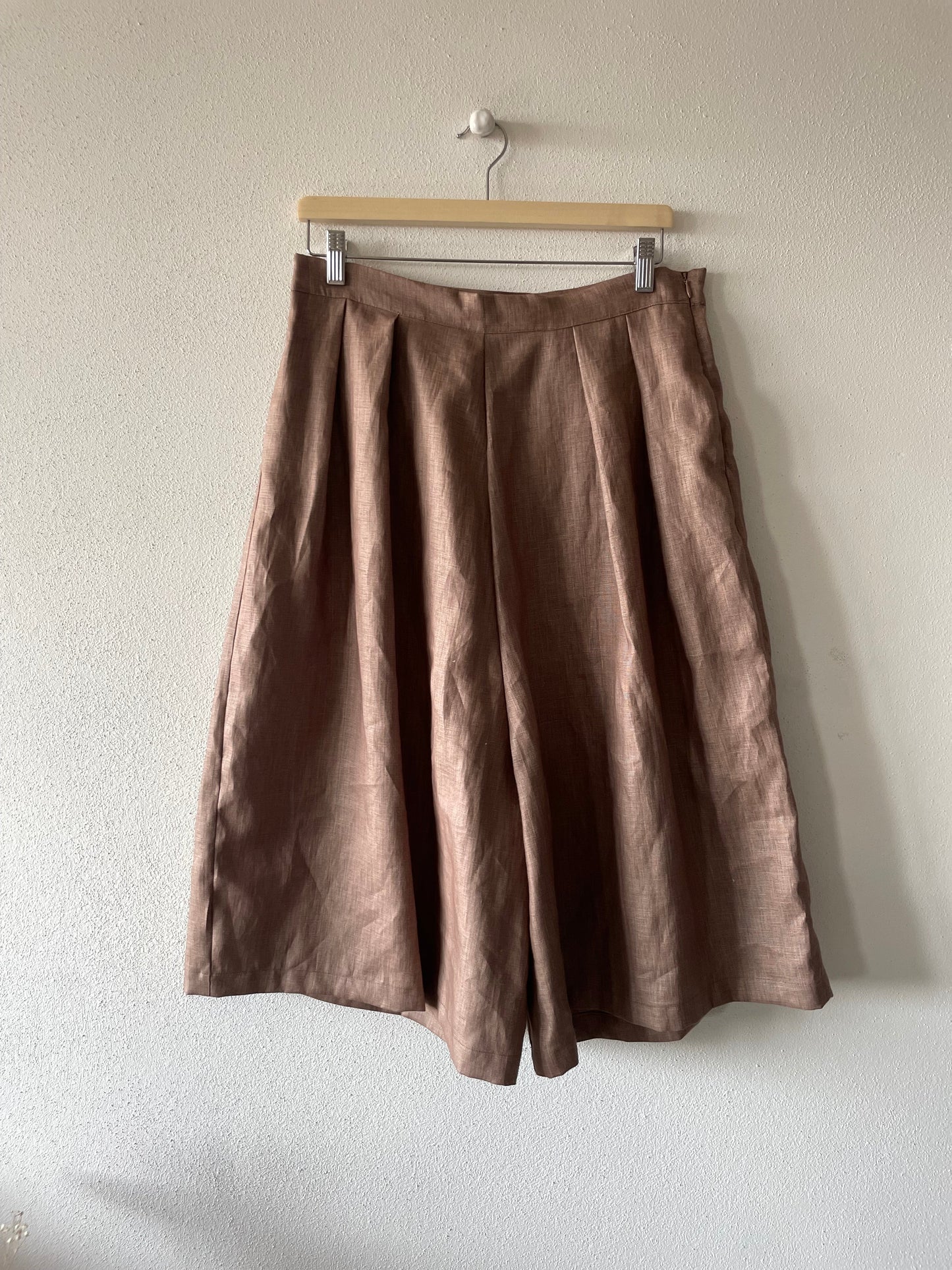 Gonna pantalone artigianale donna in lino deadstock con silhouette fluida e comfort elegante