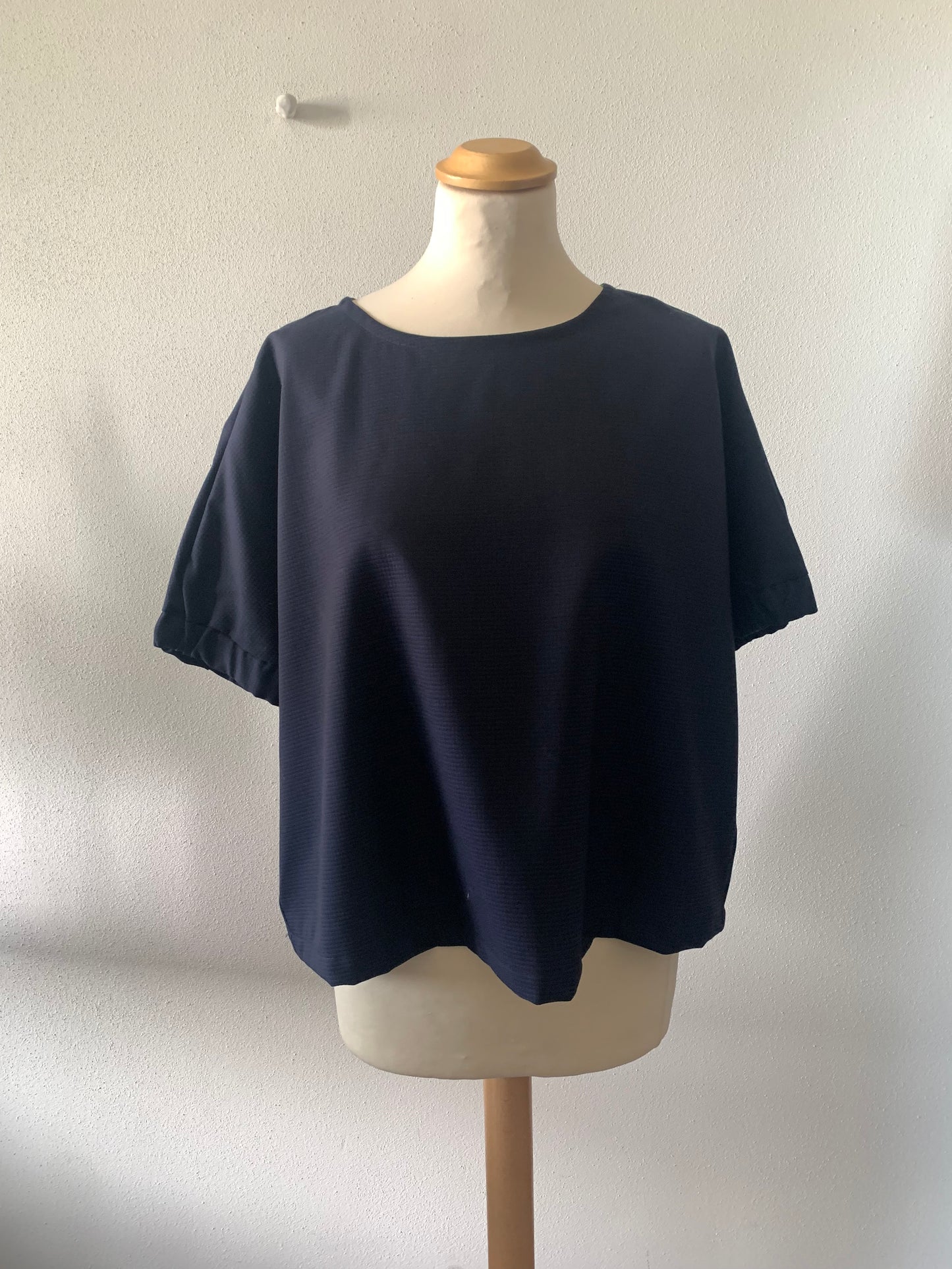 Bianca_ la blusa handmade in fresco lana deadstock
