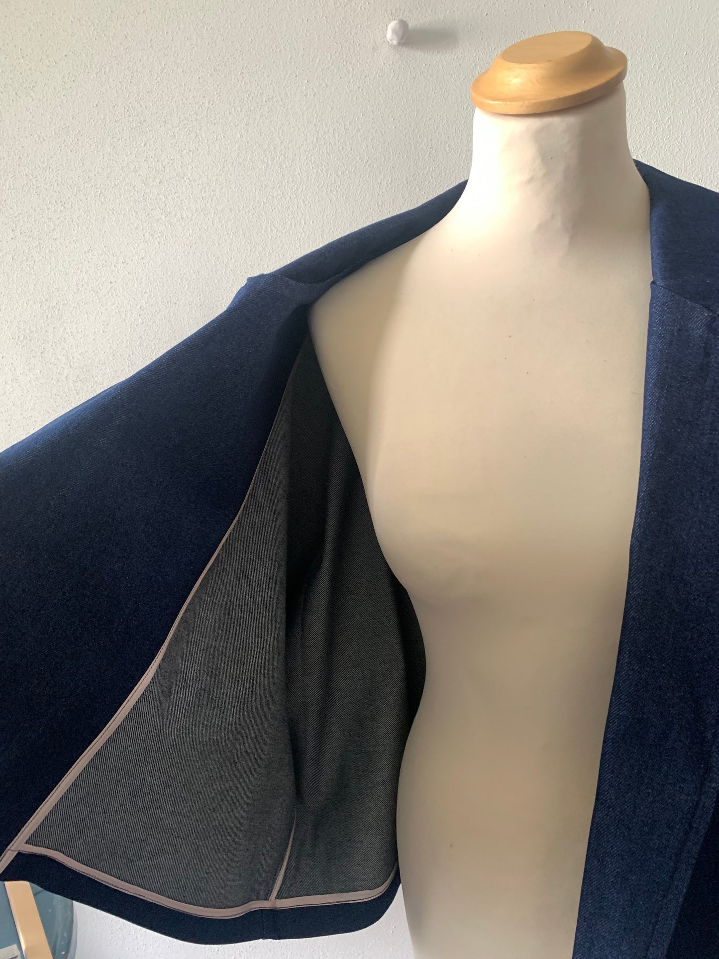 Giacca artigianale donna in denim con silhouette morbida e comfort elegante