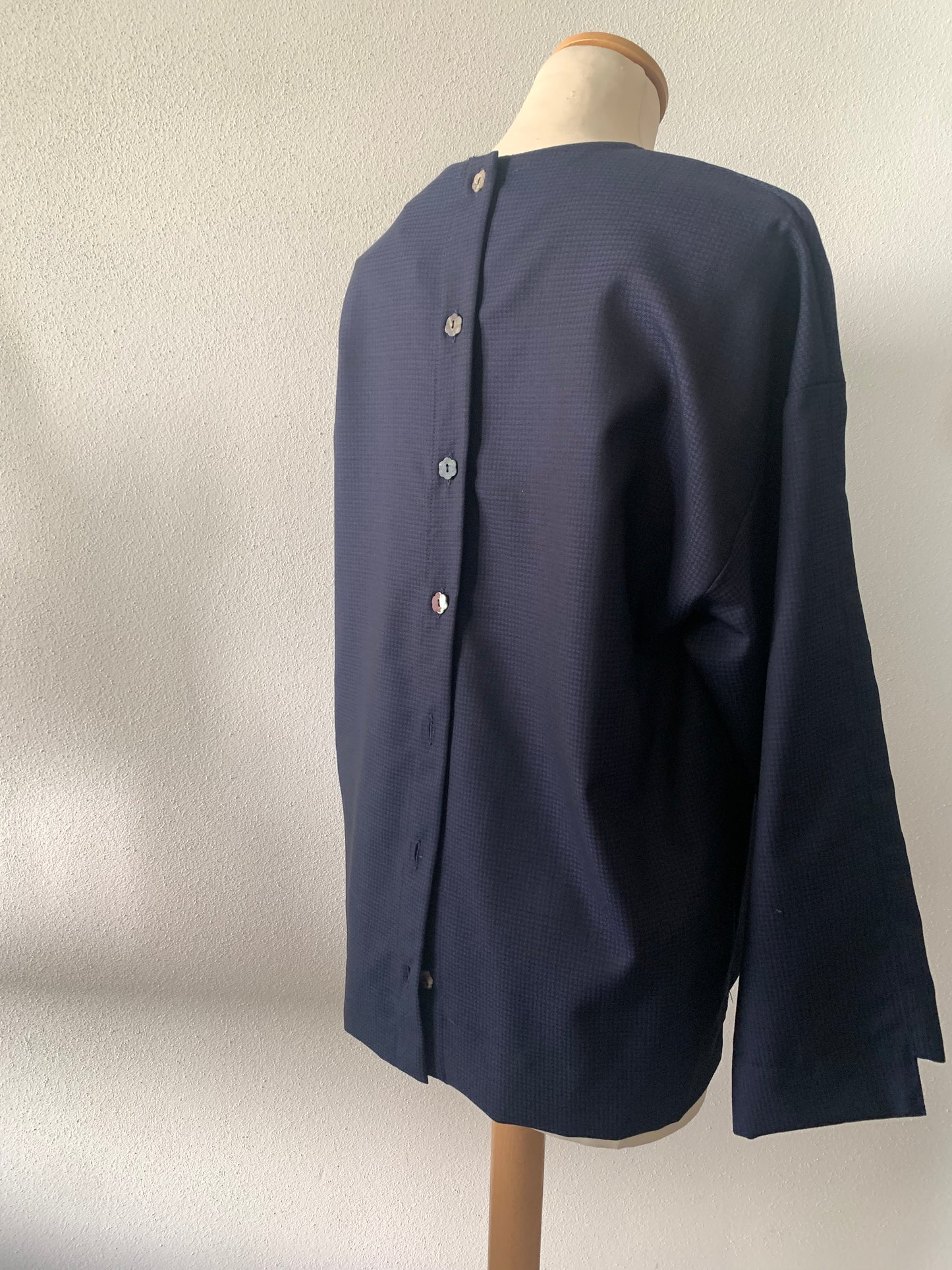 Maddalena - la blusa botton down capo unico sartoriale- Fresco lana tessuto deadstock