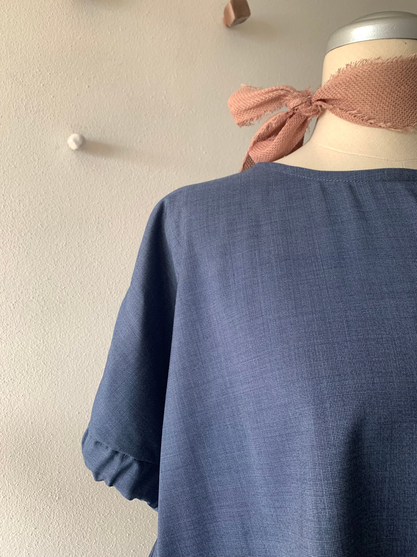 Bianca_ la blusa sartoriale in fresco lana deadstock