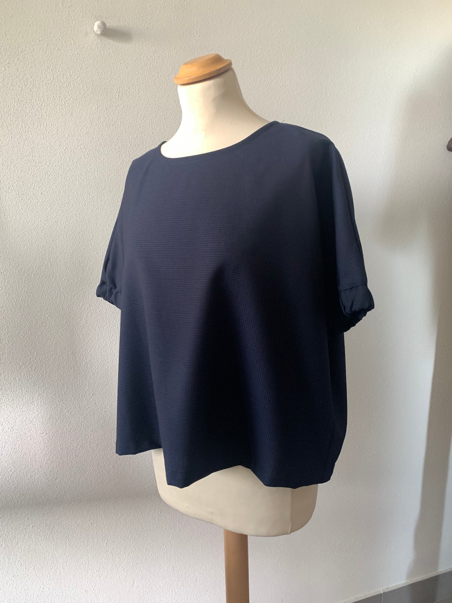 Bianca_ la blusa handmade in fresco lana deadstock