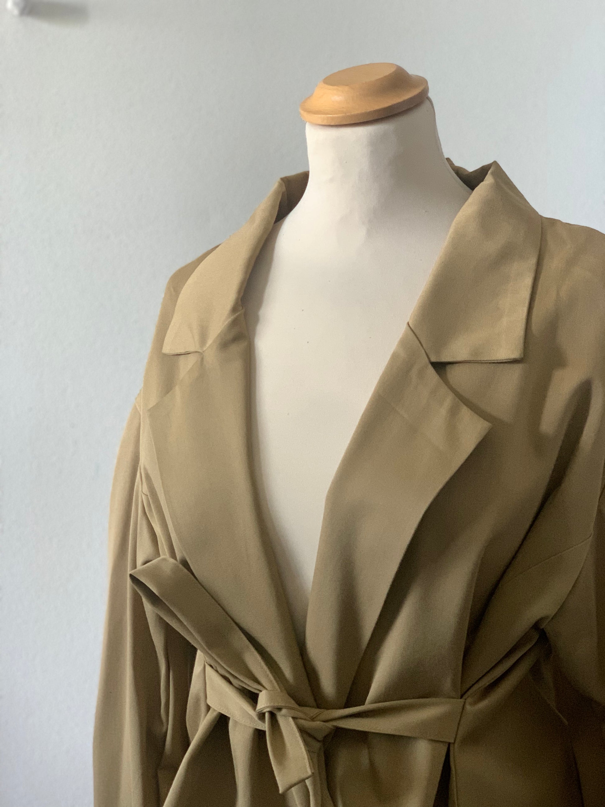 Blazer artigianale donna in gabardina di cotone con silhouette fluida e comfort elegante