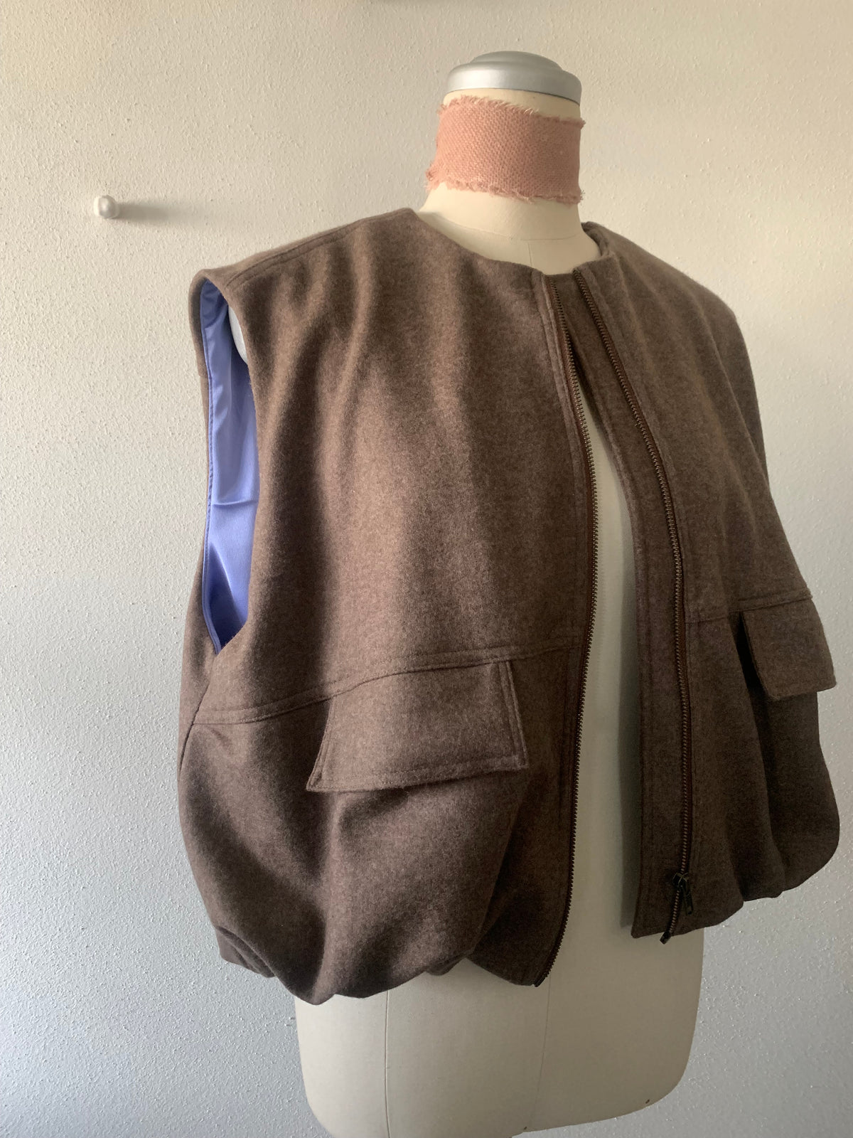 gilet sartoriale donna in lana deadstock color tortora