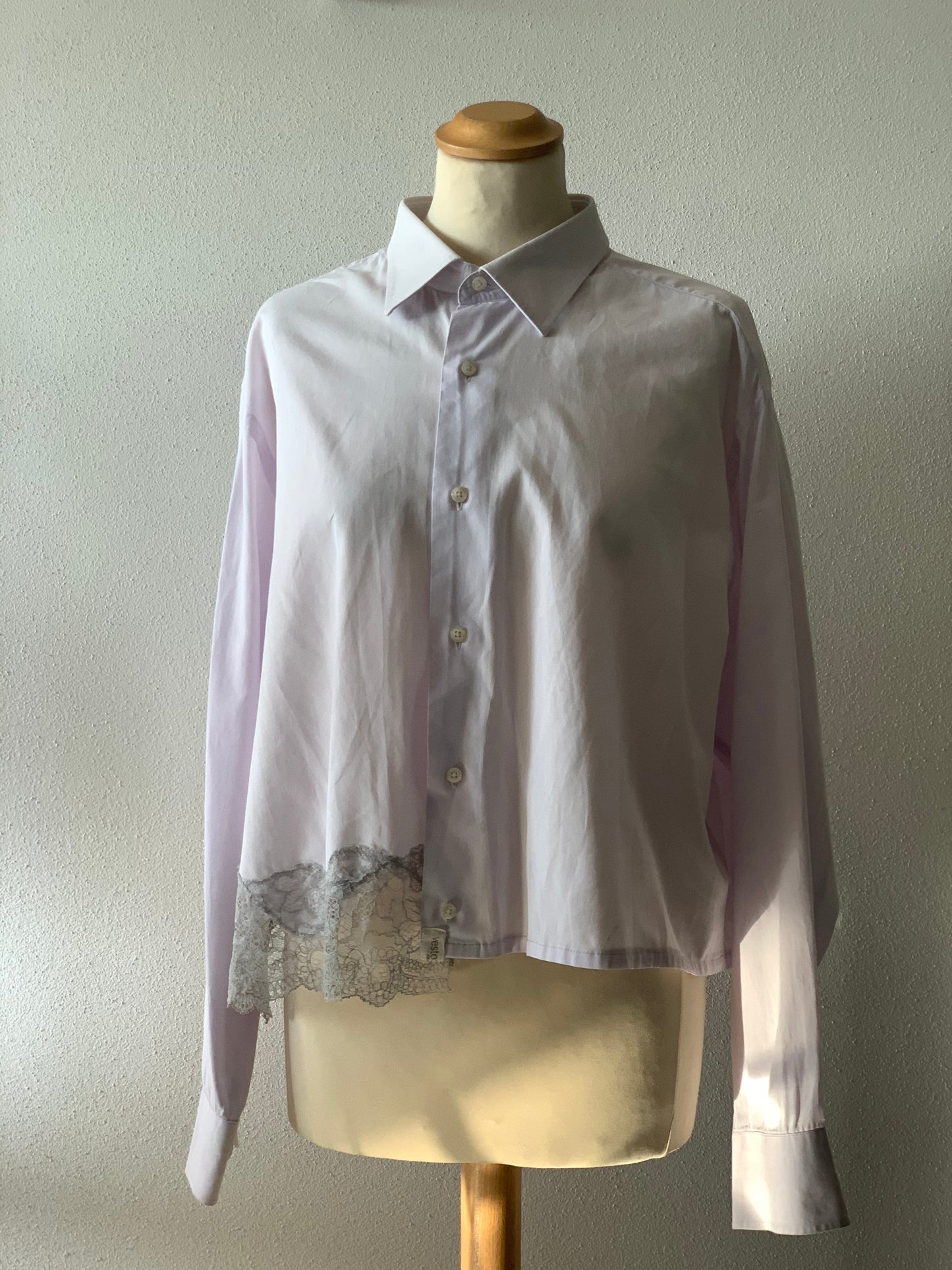 Camicia reworked Lilaclace donna con dettagli artigianali e vestibilità morbida Vestocircolare