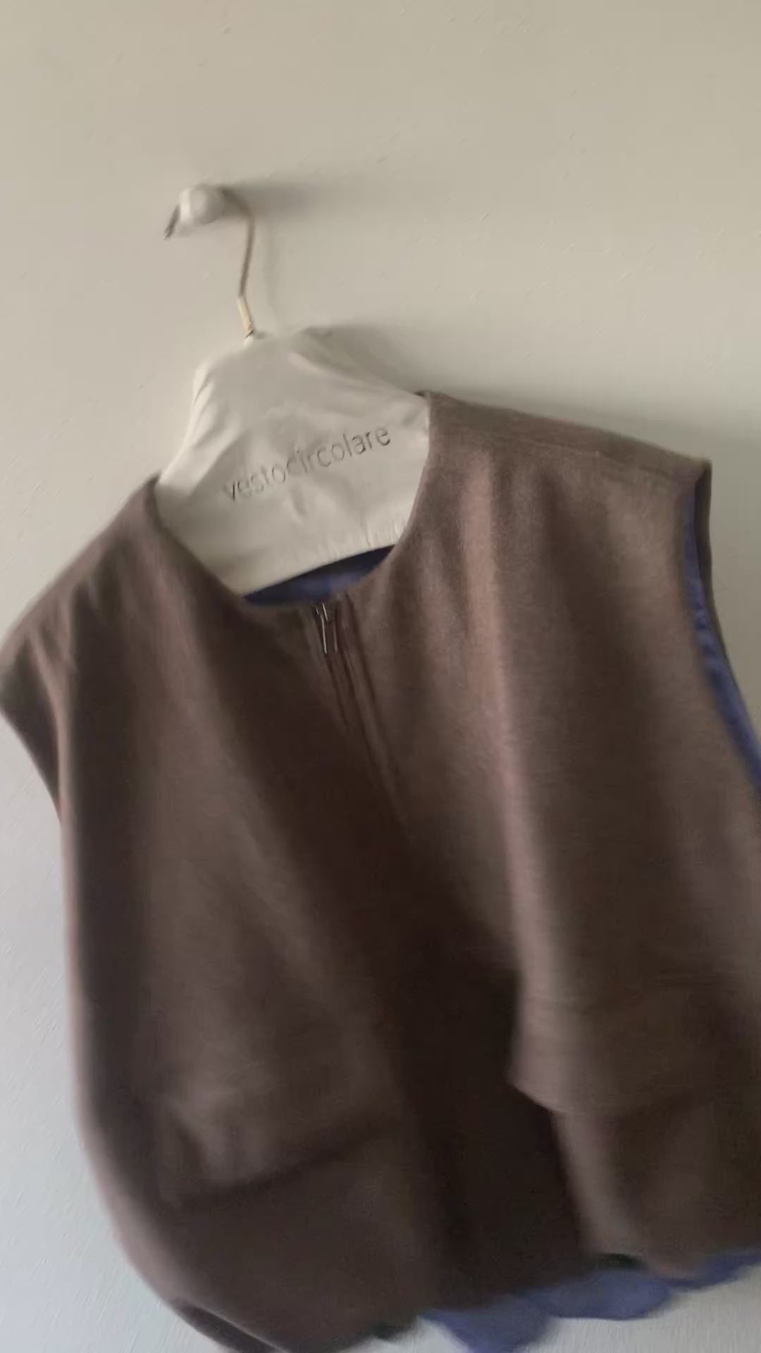 Gilet donna in lana con chiusura asimmetrica e zip